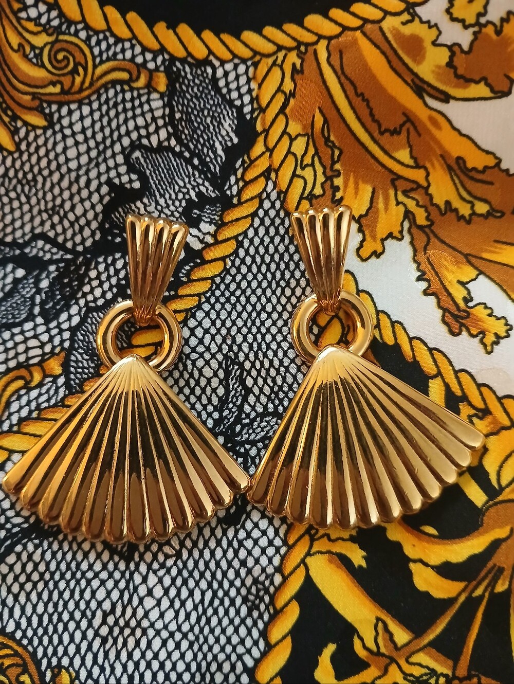 Vintage Luxury MONET Gold Tone Drop Fan Earrings